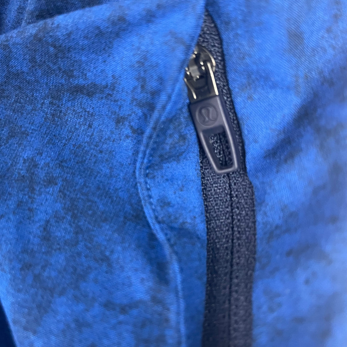 Lululemon Blue Abstract Pattern Lined Athletic Shorts 30