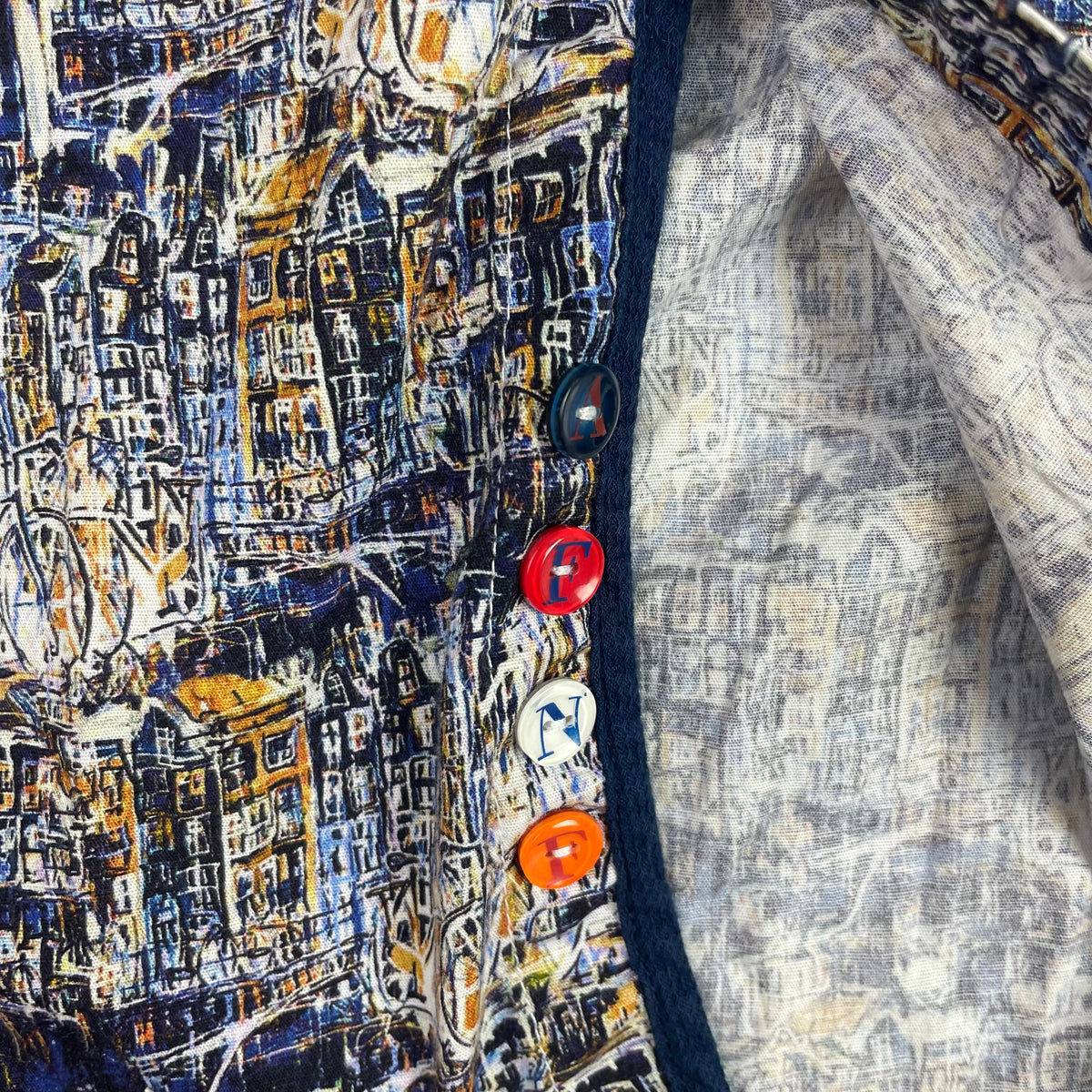 A Fish Named Fred Amsterdam Cityscape Print Button Up Shirt 2XL Artsy