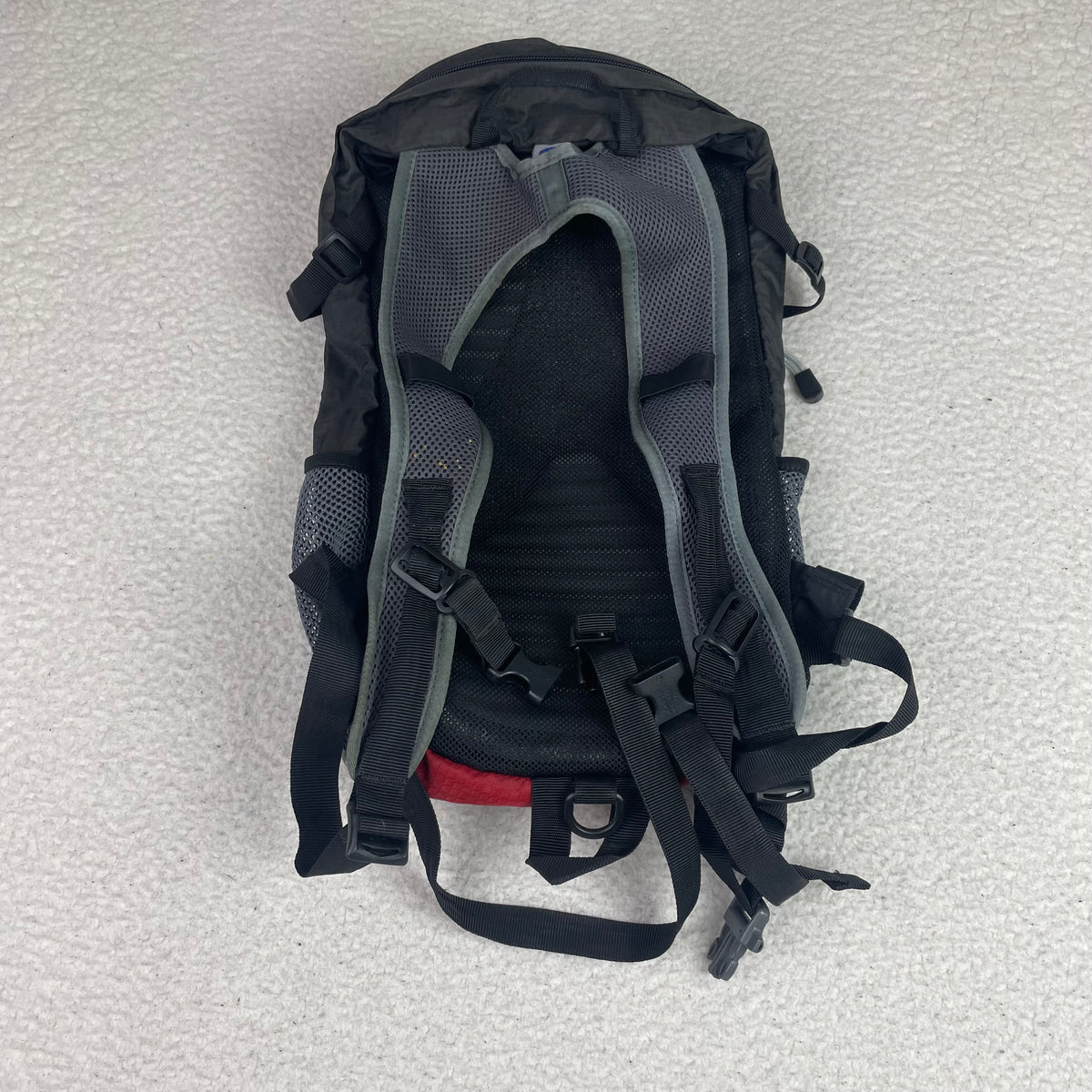 Osprey Red Black Daylite Backpack OS Gorpcore Hiking Outdoors