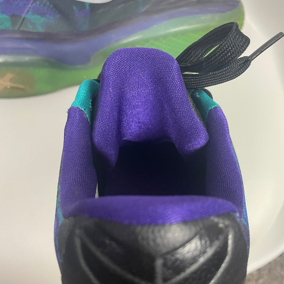 Nike Kobe Overcome Peach Jam Emerald Glow Purple Basketball Shoes 9.5 705317-305