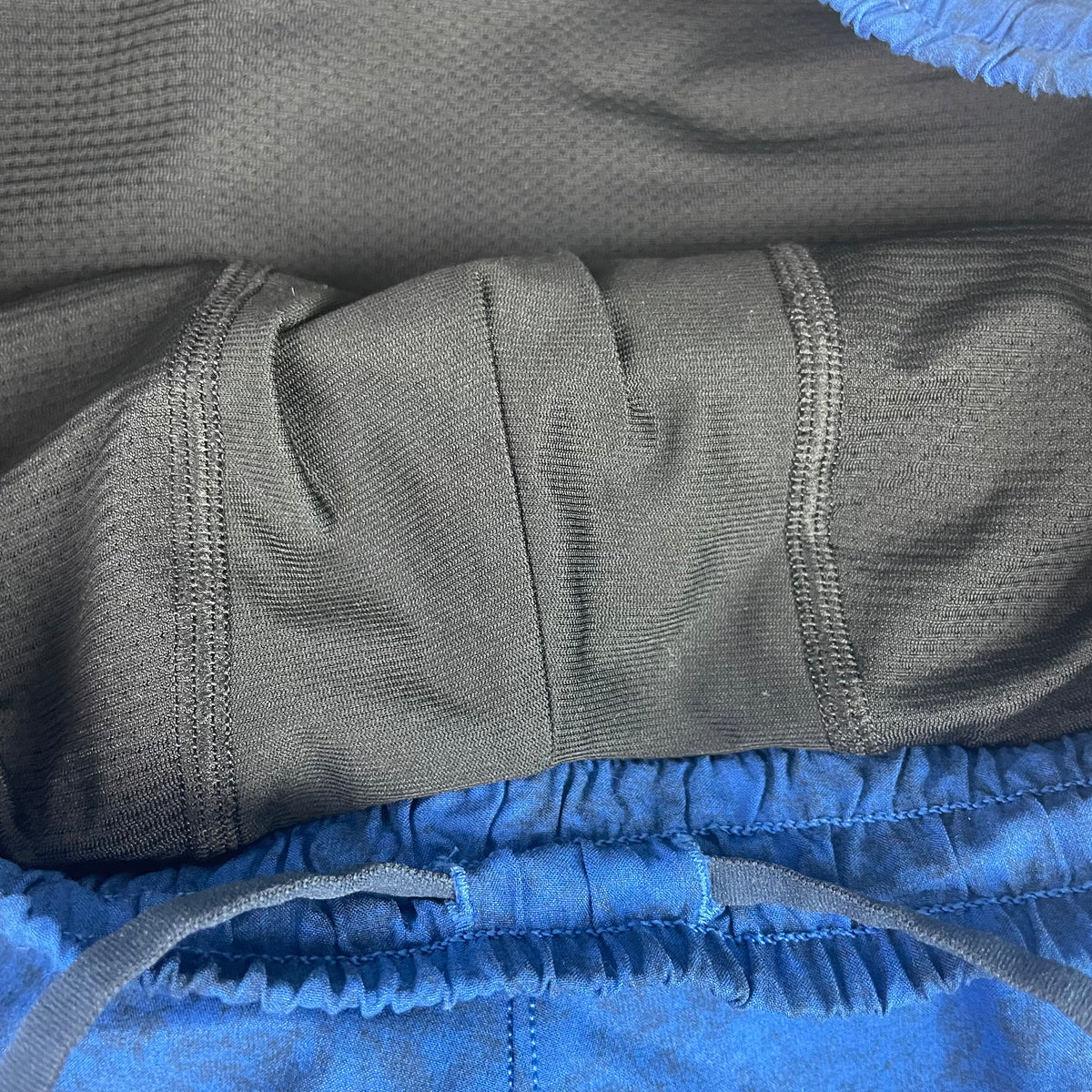 Lululemon Blue Abstract Pattern Lined Athletic Shorts 30