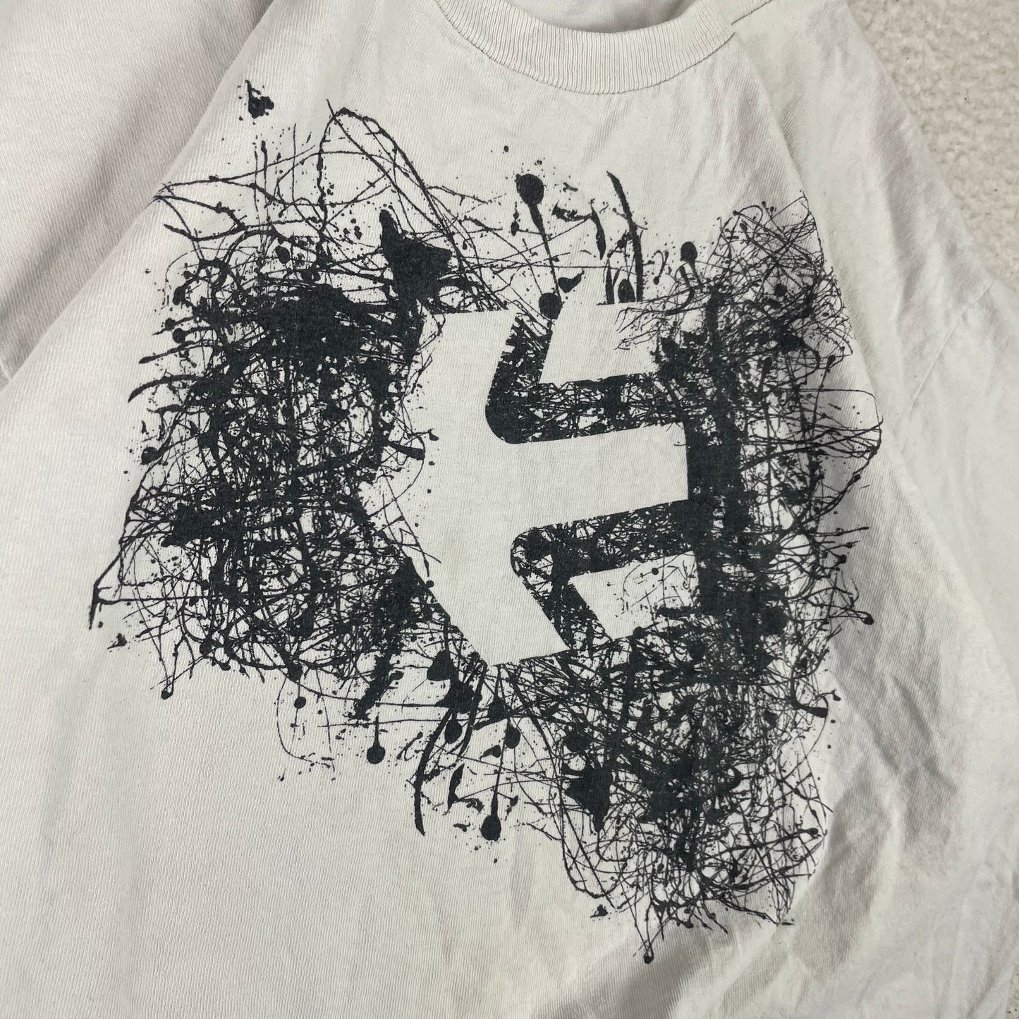 Y2K Etnies Graphic Distress Graphic Shirt
