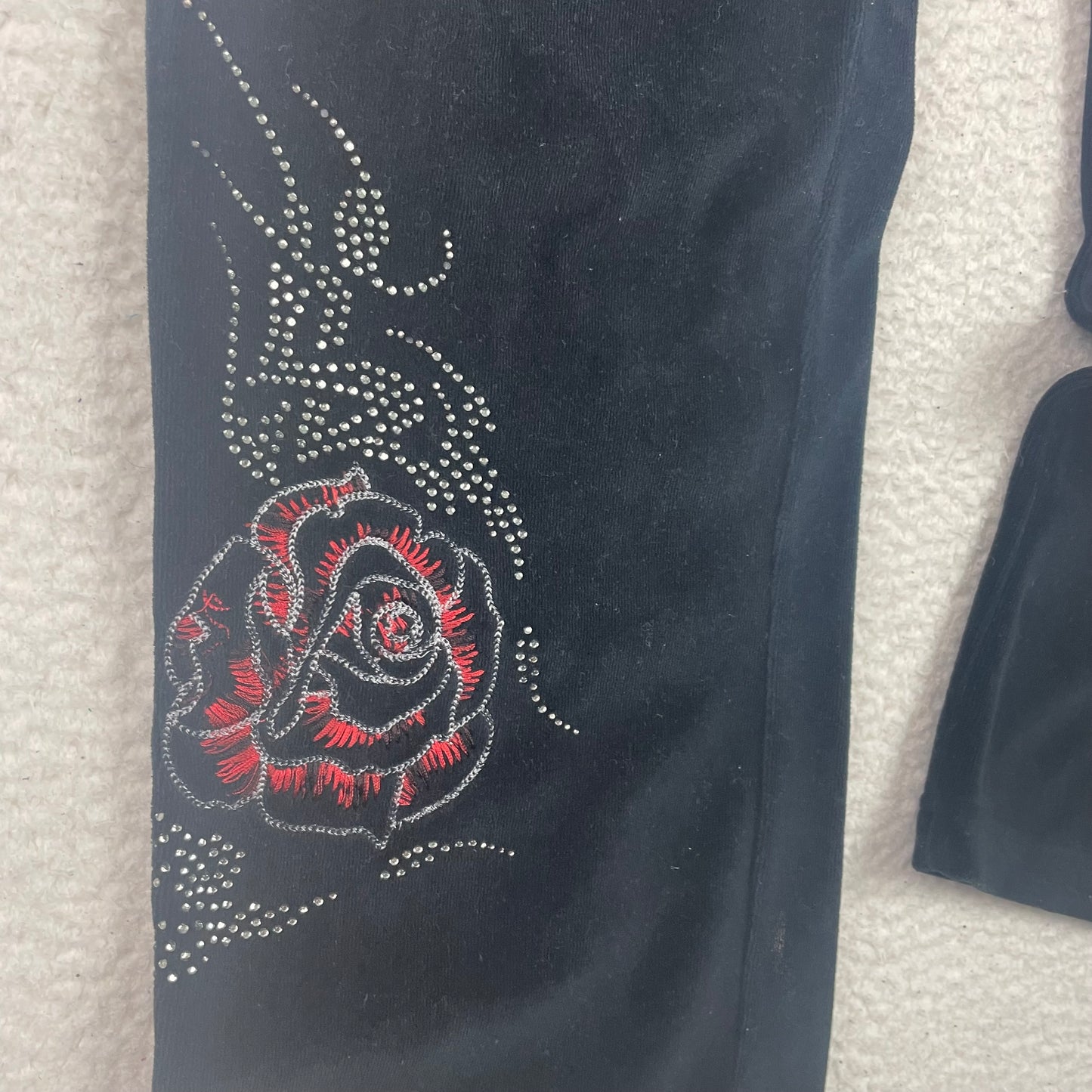 Vintage BCBG Maxazria Velour Floral Embroidery Sweatpants