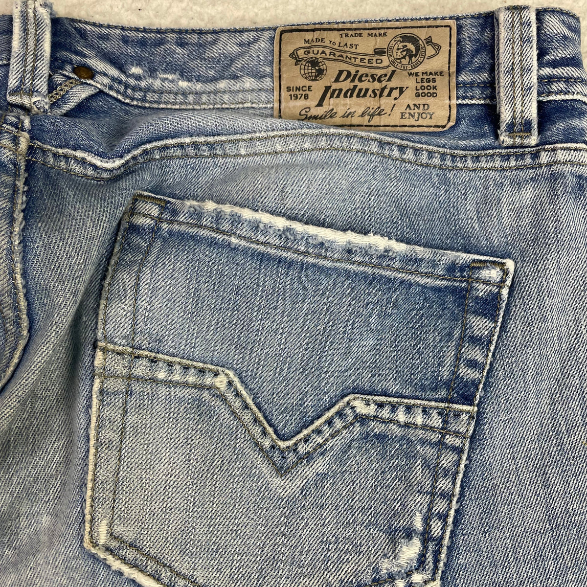 Diesel Light Wash Distressed Larkee Straight Leg Jeans 36x32 Grunge