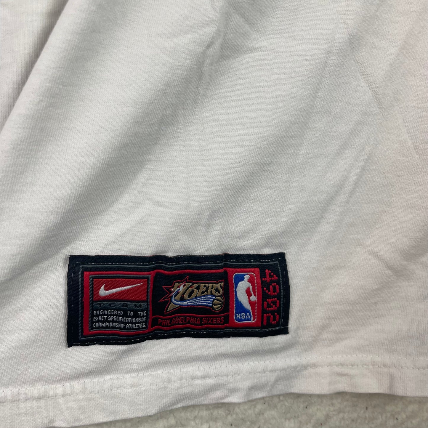 Vintage Nike Center Logo NBA Philadelphia Seventy Sixers 76ers Shirt