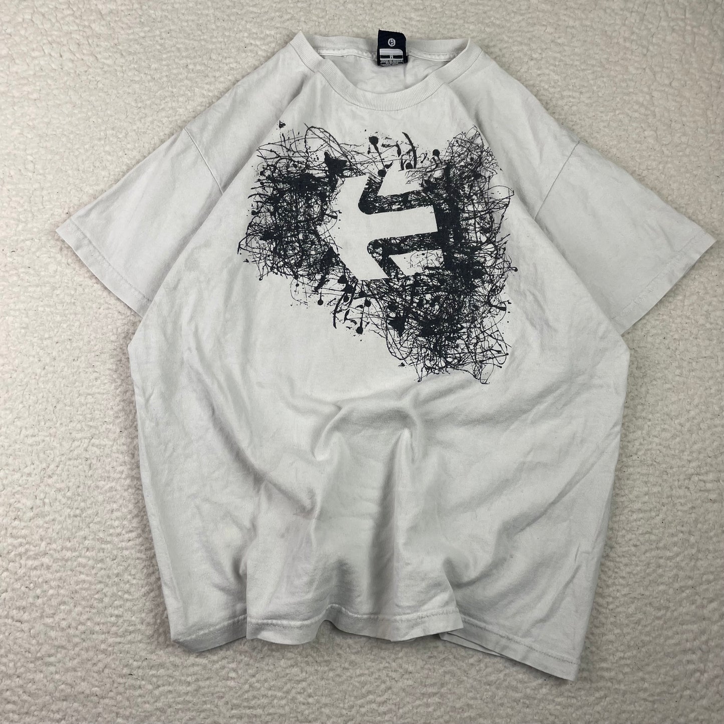 Y2K Etnies Graphic Distress Graphic Shirt