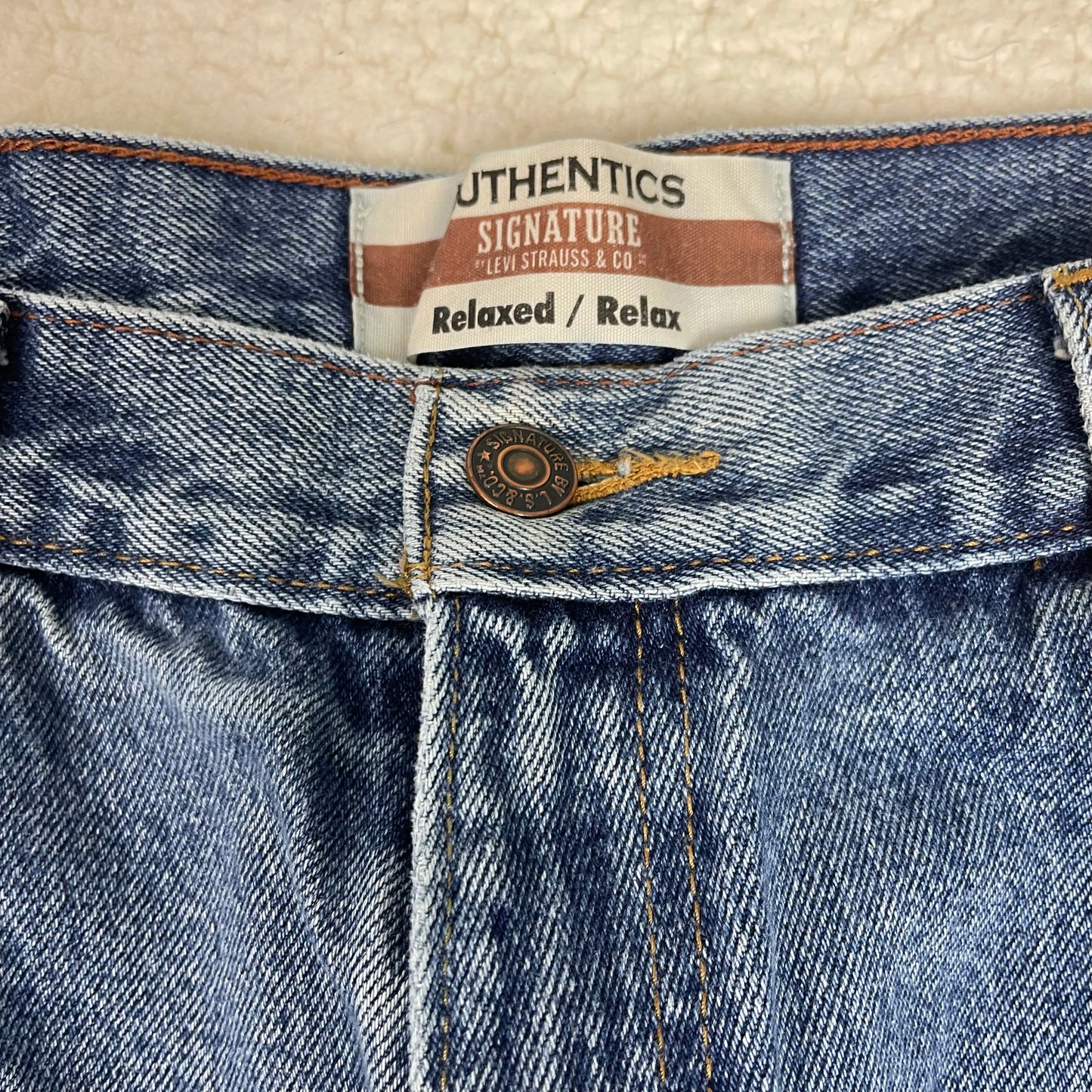 Levis Super Baggy Relaxed Fit Medium Wash Jeans