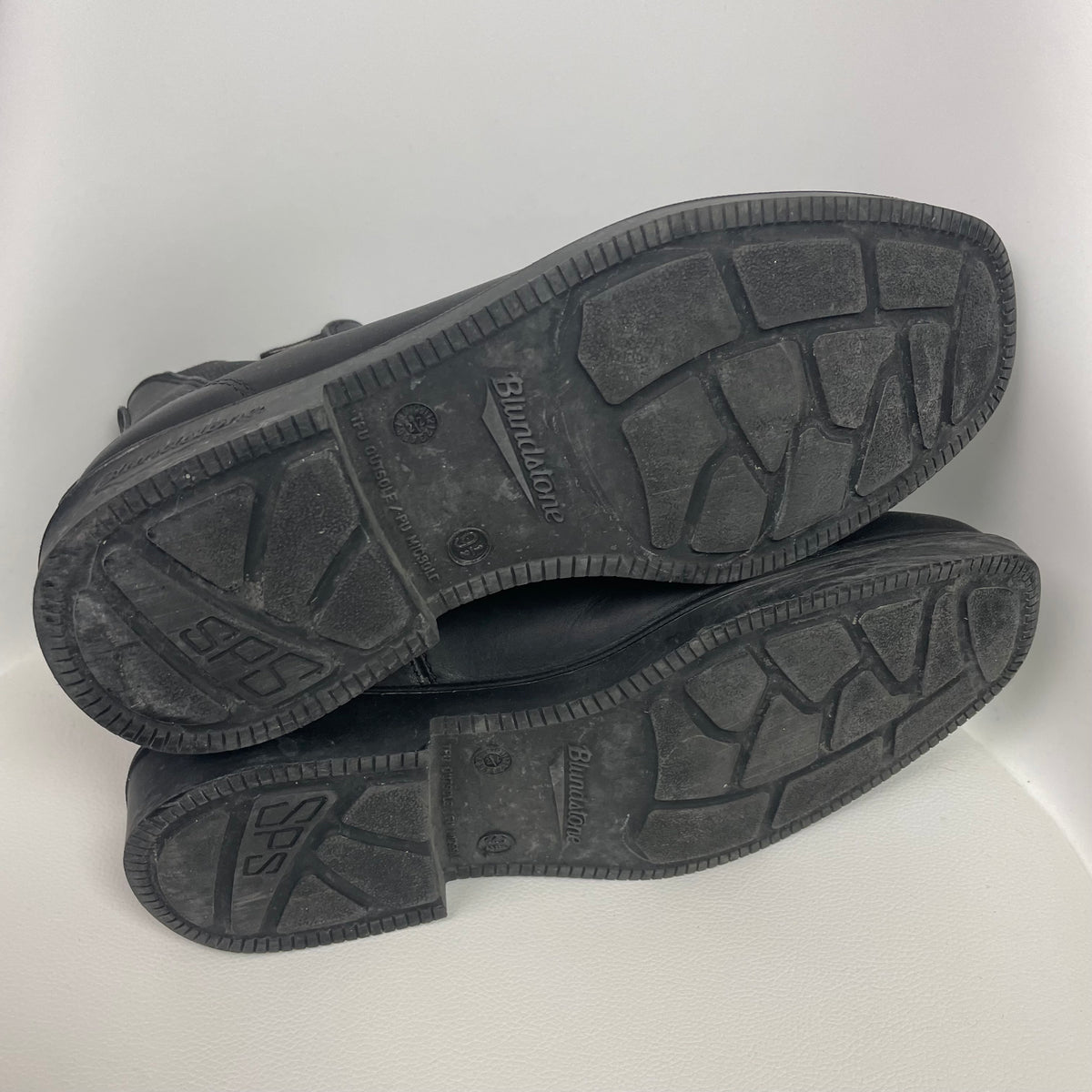 Blundstone Black Leather Chelsea Boots 9.5