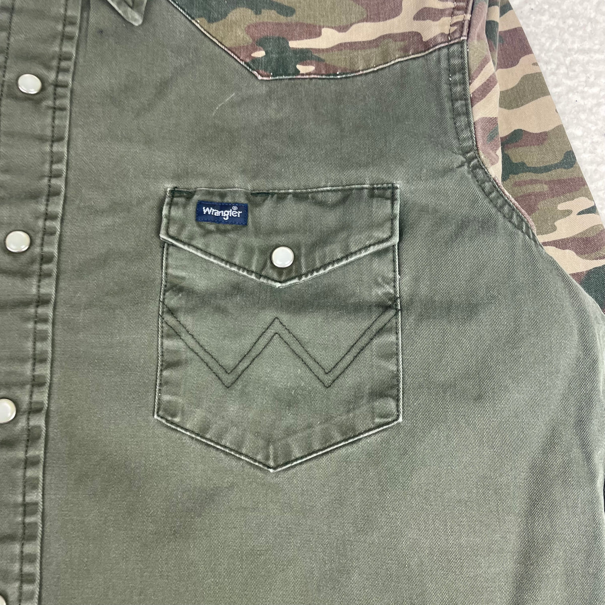 Wrangler Olive Green Camo Western Button Up Shirt L Snap Button Ranch